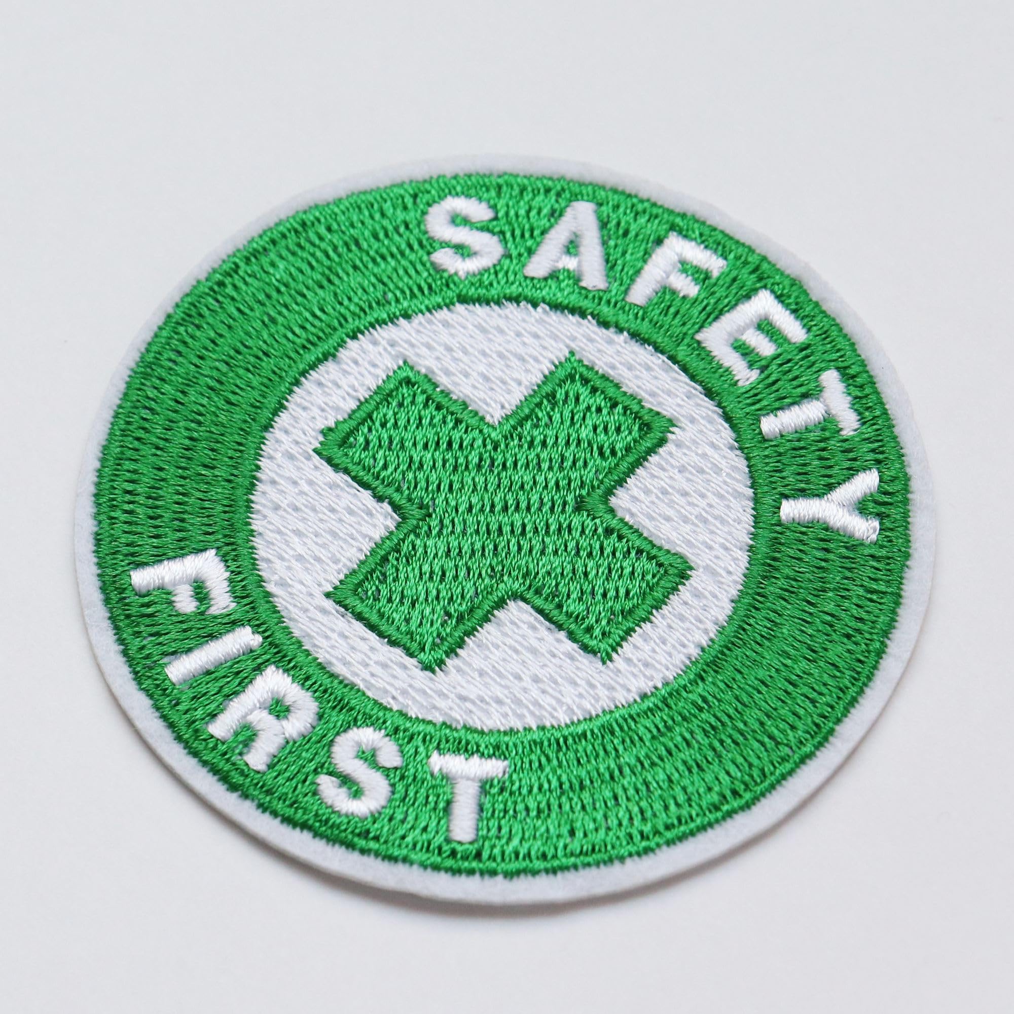 Amazon.co.jp: ワッペン 安全第一と緑十字 SAFETY FIRST アイロン接着